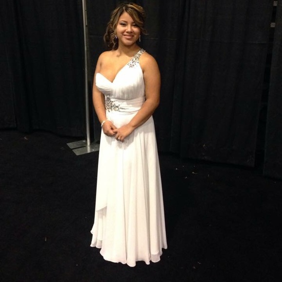 Tiffany Design Ball Gown - Picture 2 of 3